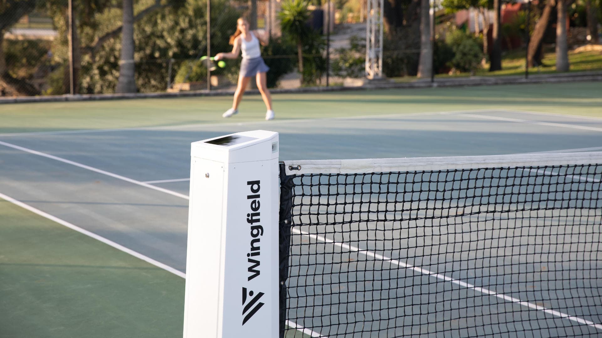 Box with tennis player